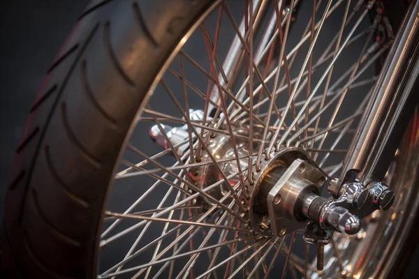 Motocicleta falou roda — Fotografia de Stock