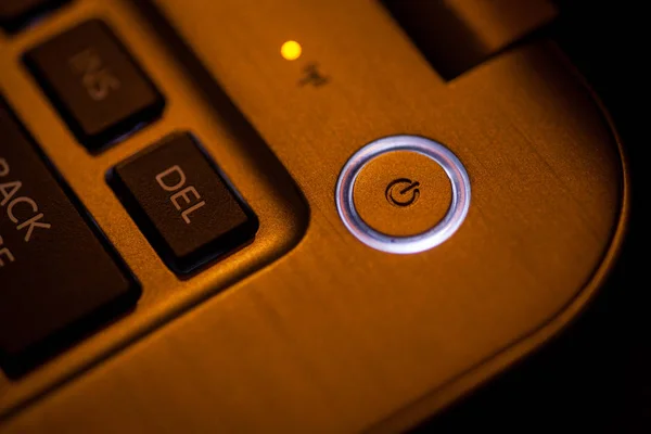 Laptop power-knappen — Stockfoto