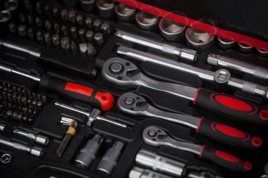 İngiliz anahtarları araç kutusu