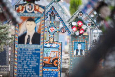 Sapanta, Romanya neşeli mezarlığı.