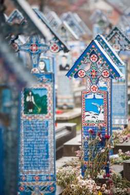 Sapanta, Romanya neşeli mezarlığı.