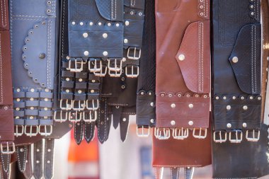 Birçok Deri kemerler