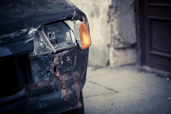 Crashed car headlight detail — Stock Photo, Image