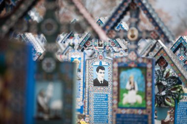 Sapanta, Romanya neşeli mezarlığı.