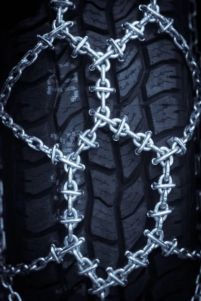 Sow chains on tires — Stock Photo, Image