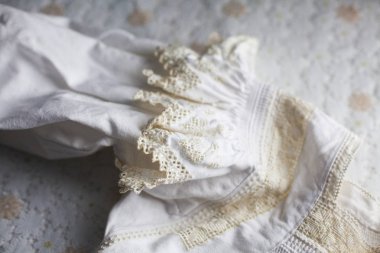 Geleneksel el yapımı giyim