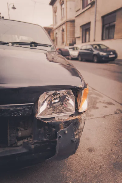 Detalle del faro del coche estrellado — Foto de Stock