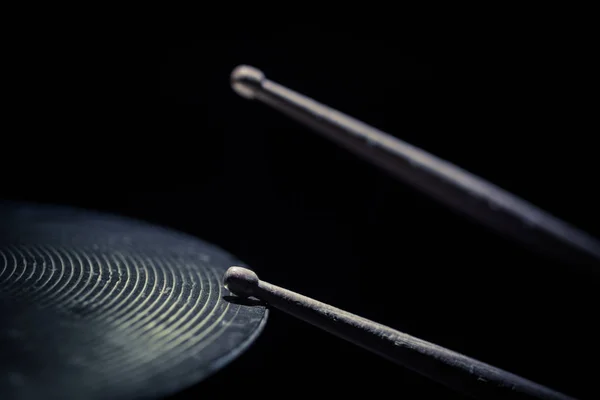 Drum sticks and cymbal detail — Stock Photo, Image
