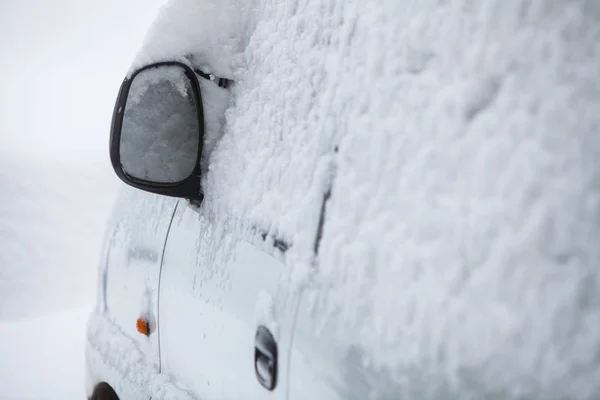 Snow-covered car mirror — Stock Photo, Image