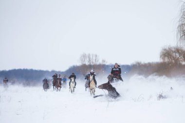 At yarışı kar üzerinde