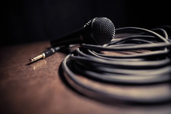 Microphone and cables — Stock Photo, Image