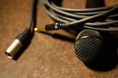 Mikrofon ve kablolar
