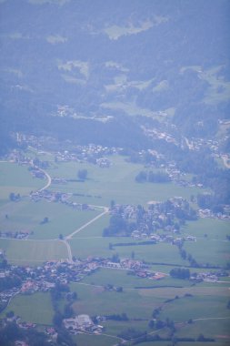 Küçük dağ köyü Alpleri'nde