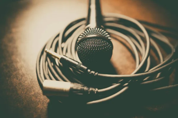 Microphone and cables — Stock Photo, Image