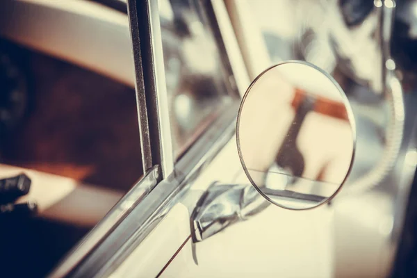 Espelho lateral do carro vintage — Fotografia de Stock