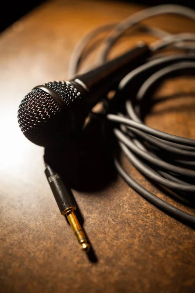 Microphone and cables — Stock Photo, Image