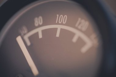 Araba yağ sıcaklık göstergesi