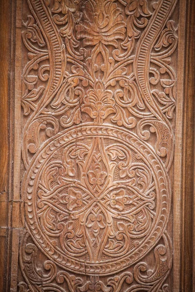 Wooden door Arabic decorations — Stock Photo, Image