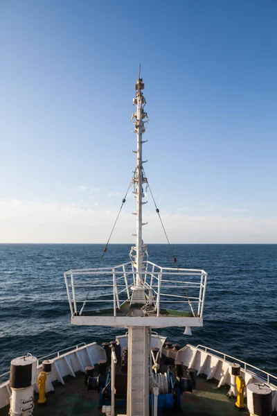 Antenas en el buque de pasaje — Foto de Stock