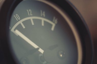 Analog car volt meter