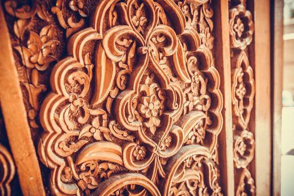 Porte en bois décorations arabes — Photo