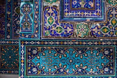 Bir duvara Arapça süslemeleri