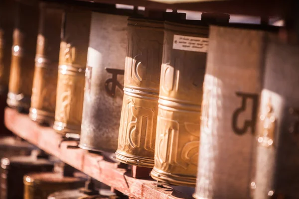 Tournage Tambours Prière Bouddhistes Dans Monastère Mongolie — Photo