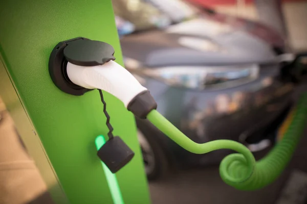 Stazione di ricarica elettrica per auto — Foto Stock