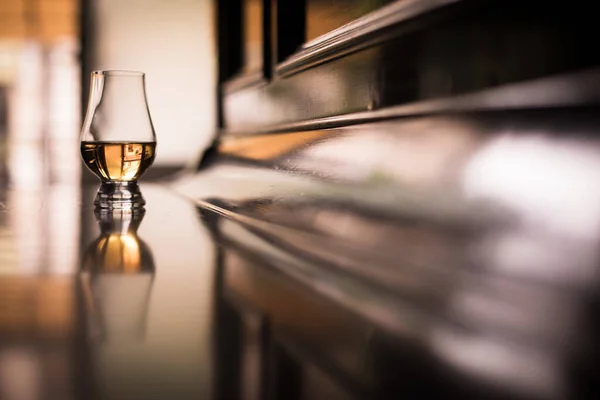 Glencairn whisky glass — Stock Photo, Image