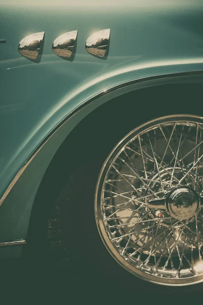 Vintage classic car wheel and air vents — Stock Photo, Image