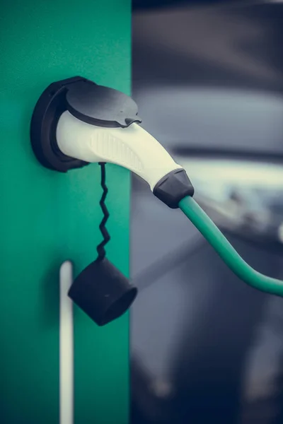 Stazione di ricarica elettrica per auto — Foto Stock