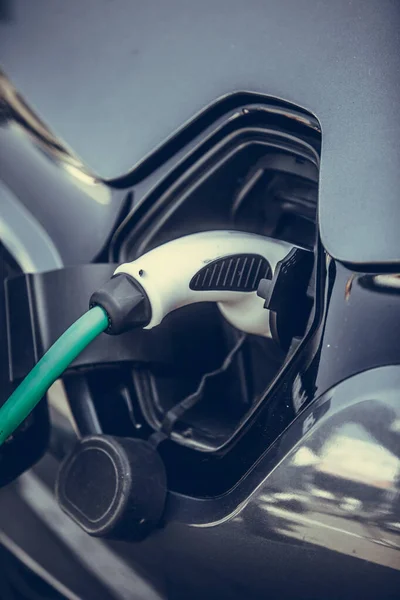 Stazione di ricarica elettrica per auto — Foto Stock