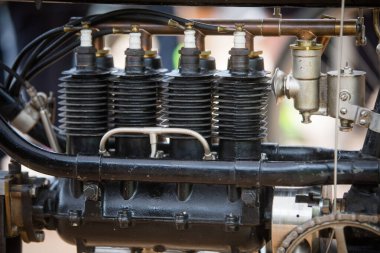 Çok eski bir motosiklet motoru