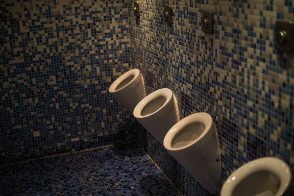 Openbaar toilet van de mannen — Stockfoto