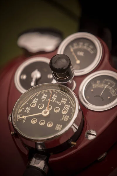 Indicateur de vitesse d'une moto vintage — Photo