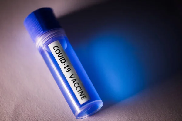 Immagine Concettuale Ricevente Contenente Vaccino Coronavirus Covid Laboratorio — Foto Stock