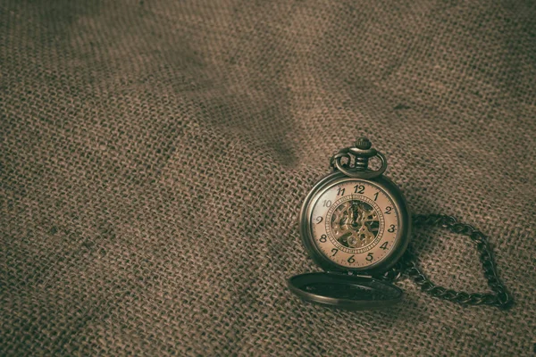 Relógio de bolso antigo vintage — Fotografia de Stock