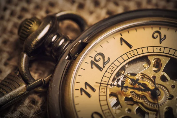 Retro staré kapesní hodinky — Stock fotografie