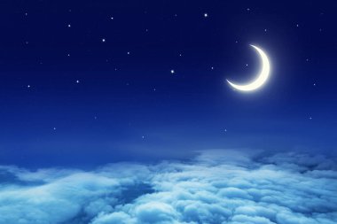 Yıldızlı ve aylı gece gökyüzü