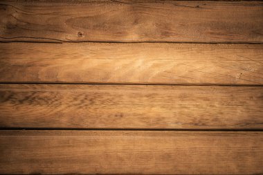 Tahtadan yapılmış duvarları kapatın.