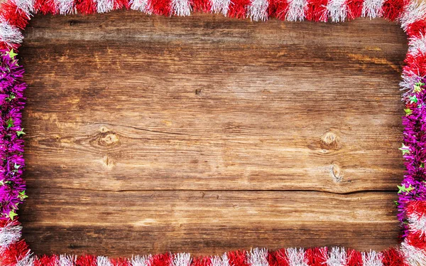 Vintage Natale sfondo in legno con ornamenti colorati bordo — Foto Stock