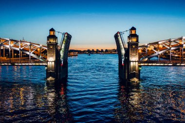 Bolsheohtinskiy Köprüsü. Saint-Petersburg 'da. Beyaz geceler