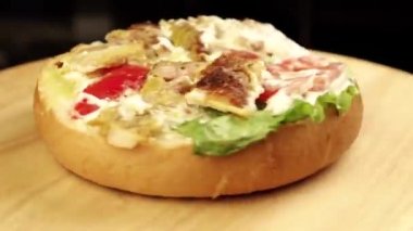 Hamburgeri topuz aç 360 derece döndür