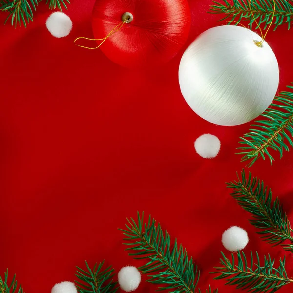 Cadre de décoration de Noël sur fond rouge vue de dessus — Photo