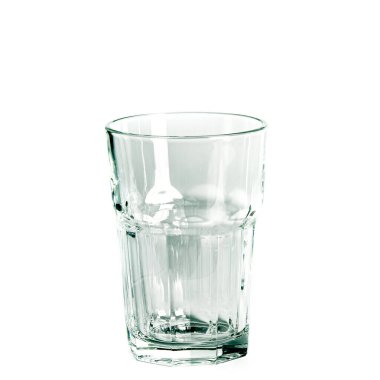 Beyaz arka planda boş bir bardak ve bir sürahi su standı.