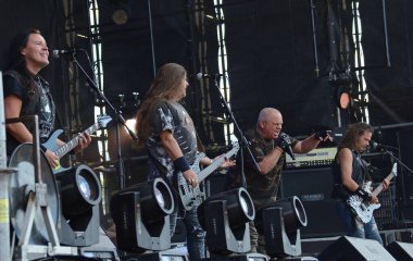 15 Temmuz 2016, Kiev, Ukrayna - Atlas Hafta sonu Uluslararası Müzik Festivali. İnsanlar açık gökyüzünde dans ediyor.