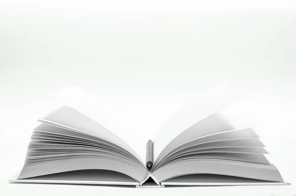 Образец Открытого Квадратного Калога Белом Бумажном Фоне Открытая Белая Книга — стоковое фото