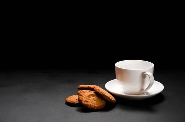 Una Tazza Caffè Bianco Con Biscotti All Arancia Fatti Casa — Foto Stock