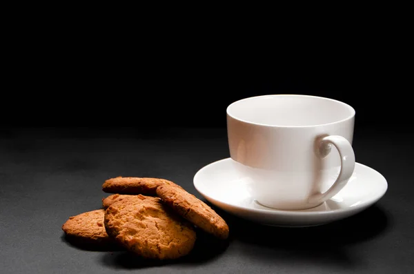 Una Tazza Caffè Bianco Con Biscotti All Arancia Fatti Casa — Foto Stock