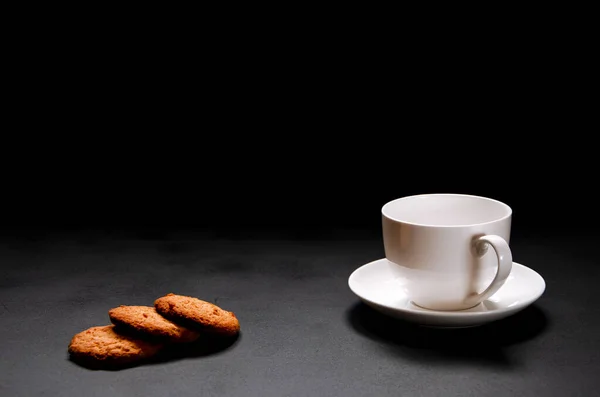 Una Tazza Caffè Bianco Con Biscotti All Arancia Fatti Casa — Foto Stock
